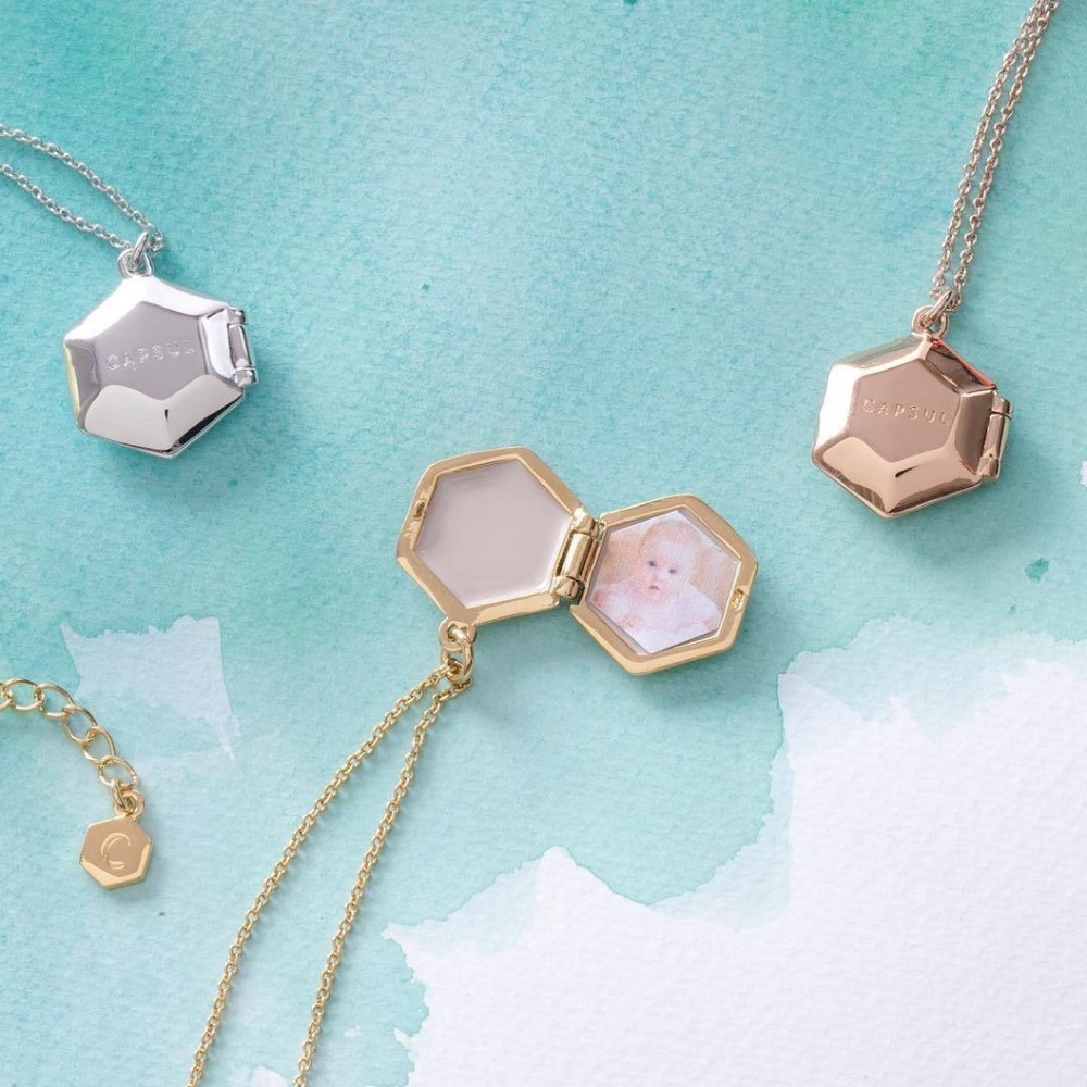 Capsul Locket Necklace - Picture 3 of 5